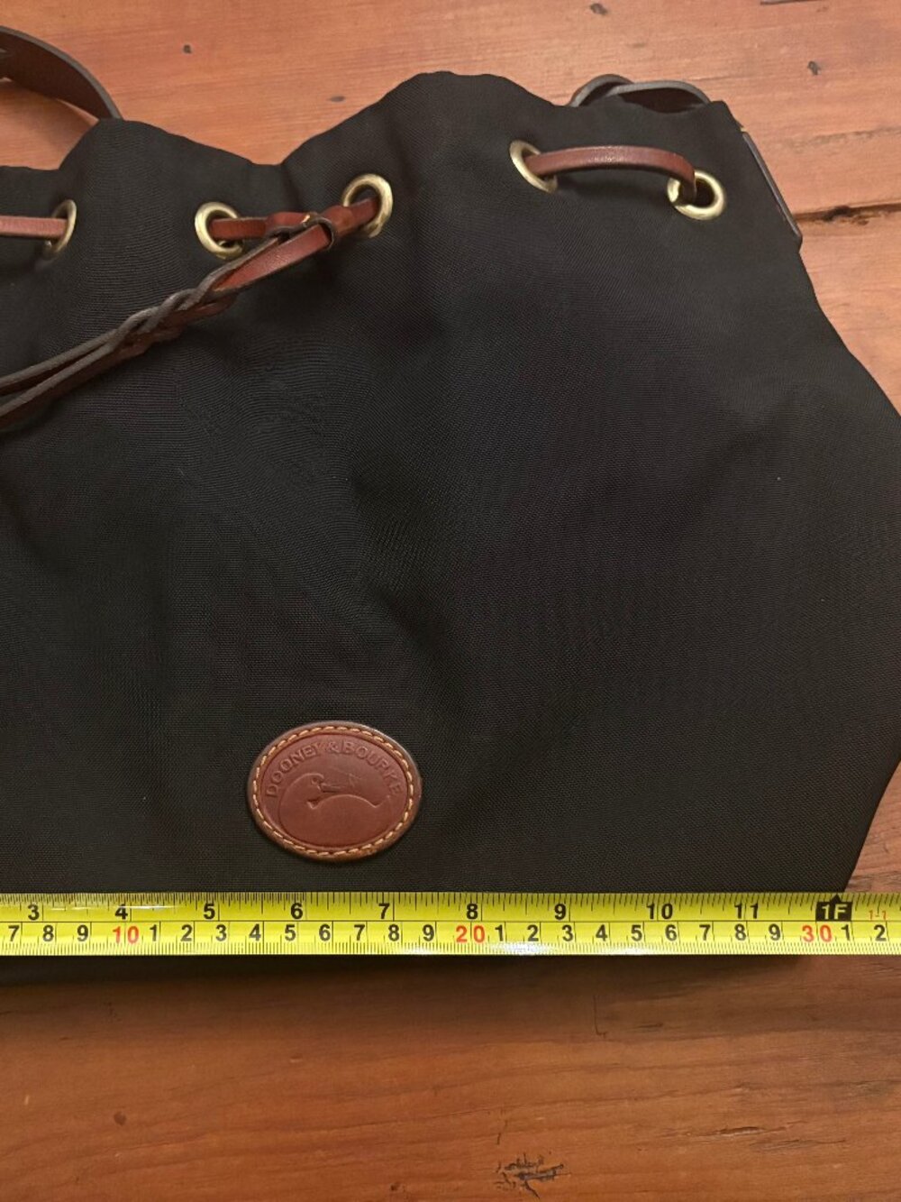 DOONEY & BOURKE BLACK NYLON, LEATHER DRAWSTRING TOP BAG, PURSE, LIKE NEW - Picture 5 of 13